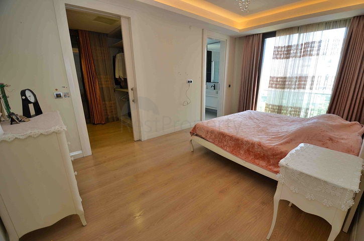 Квартира планировки 5+1 в микрорайоне Лара - Анталия 