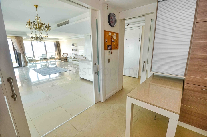 Квартира планировки 5+1 в микрорайоне Лара - Анталия 