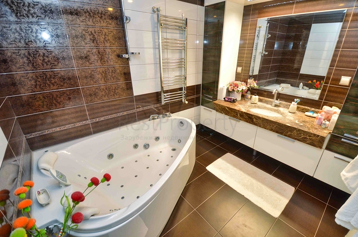 Квартира планировки 4+1 в микрорайоне Бахчелиэвлер - Анталия 