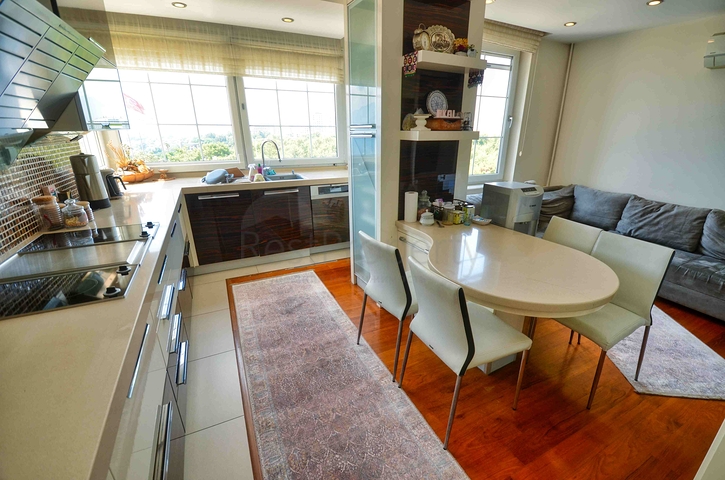 Квартира планировки 4+1 в микрорайоне Бахчелиэвлер - Анталия 