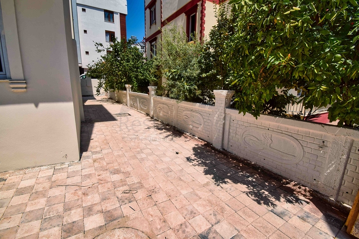 Квартира в новом доме планировки 1+1 в районе Кепез - Анталия 