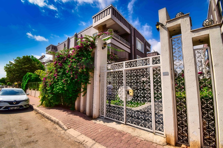 Квартира планировки 3+1 в микрорайоне Лара - Анталия 