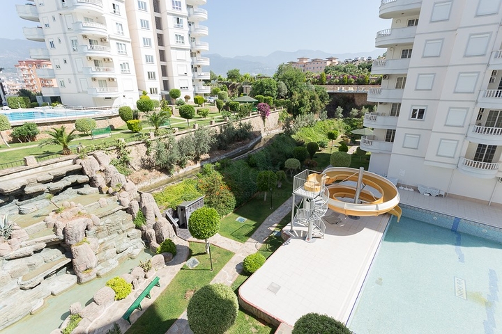 Шикарный пентхаус с четырьмя спальнями в уютном районе Тосмур