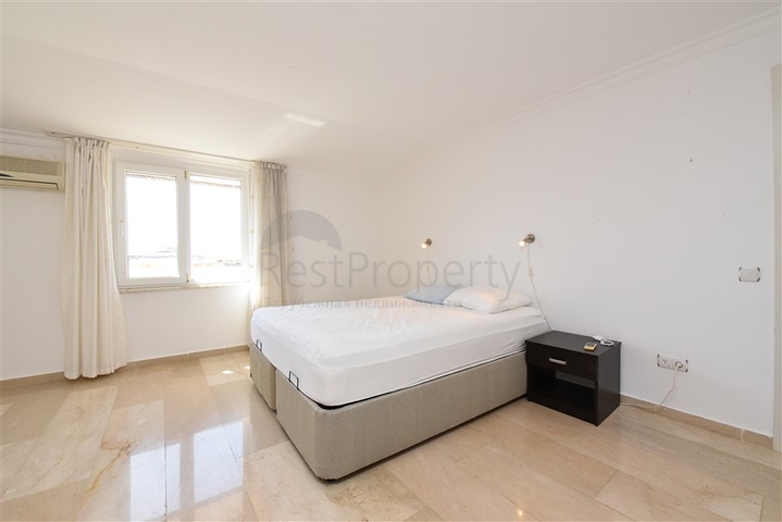 Шикарный пентхаус с четырьмя спальнями в уютном районе Тосмур