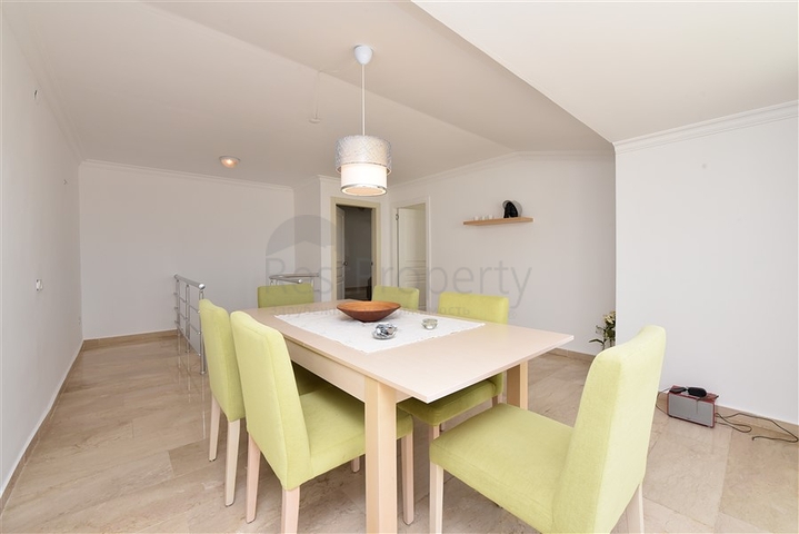 Шикарный пентхаус с четырьмя спальнями в уютном районе Тосмур