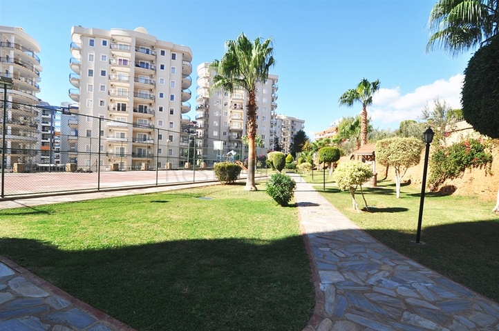 Шикарный пентхаус с четырьмя спальнями в уютном районе Тосмур