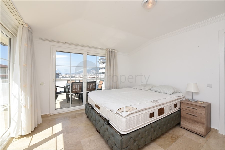 Шикарный пентхаус с четырьмя спальнями в уютном районе Тосмур