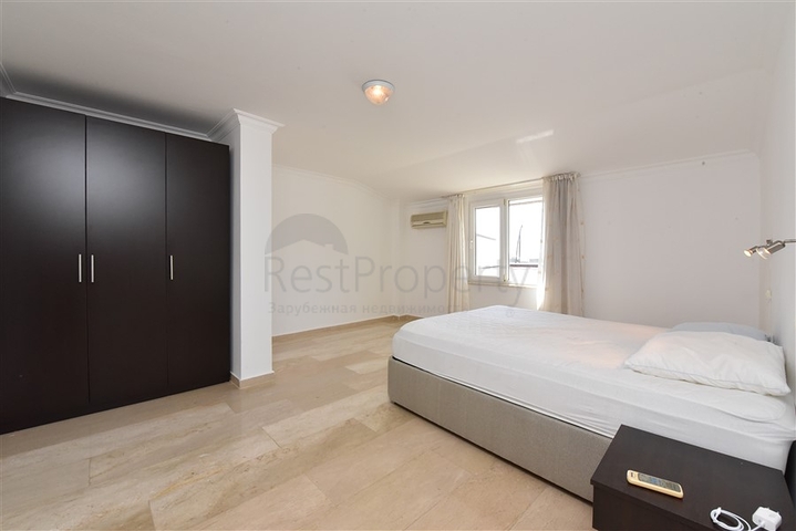 Шикарный пентхаус с четырьмя спальнями в уютном районе Тосмур