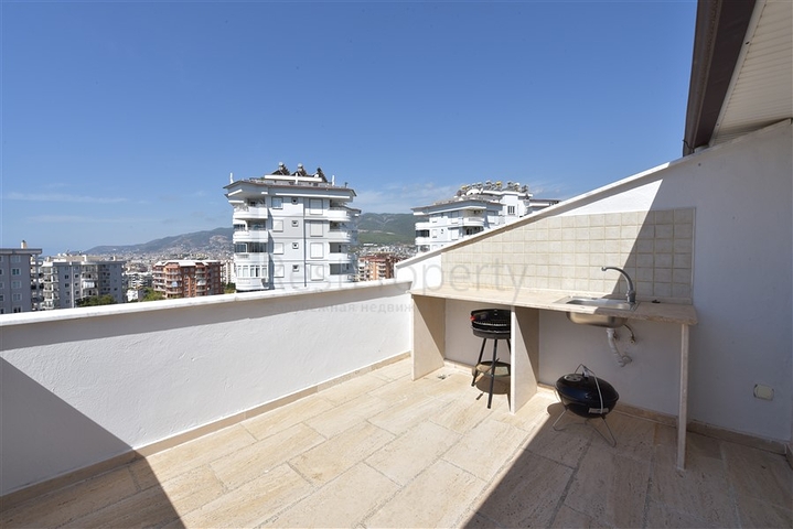 Шикарный пентхаус с четырьмя спальнями в уютном районе Тосмур