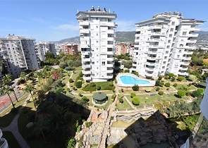 Шикарный пентхаус с четырьмя спальнями в уютном районе Тосмур