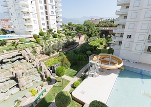 Шикарный пентхаус с четырьмя спальнями в уютном районе Тосмур