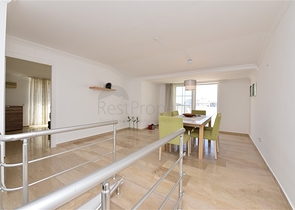 Шикарный пентхаус с четырьмя спальнями в уютном районе Тосмур