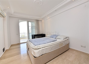 Шикарный пентхаус с четырьмя спальнями в уютном районе Тосмур