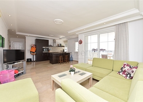 Шикарный пентхаус с четырьмя спальнями в уютном районе Тосмур