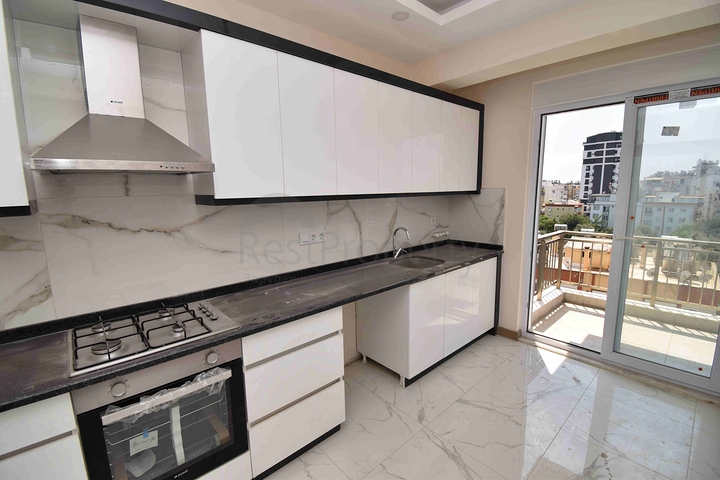 Квартиры планировки 2+1 и 6+1 в центре города Анталия 