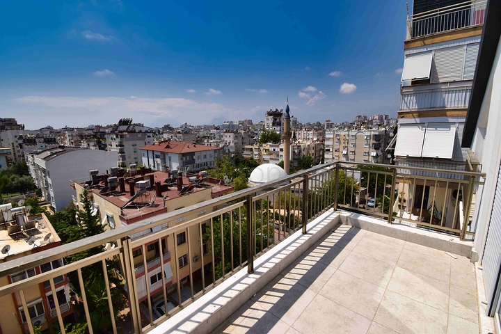 Квартиры планировки 2+1 и 6+1 в центре города Анталия 