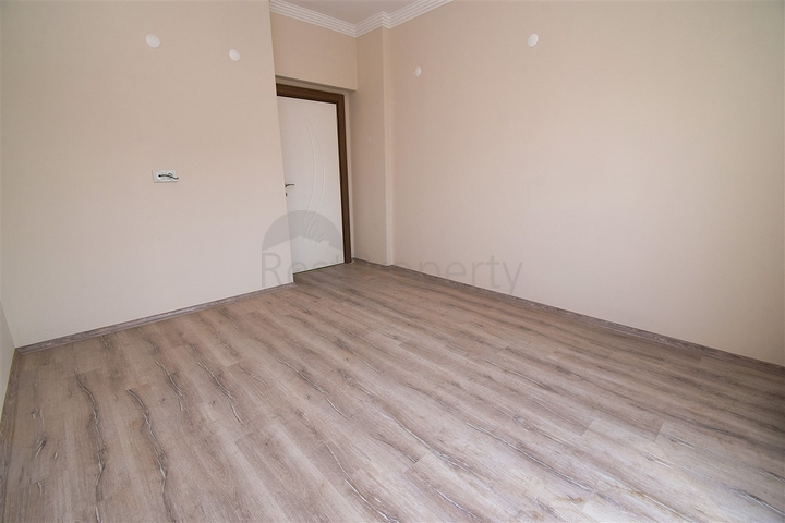 Квартира планировки 6+1 дуплекс в центре города Анталия 