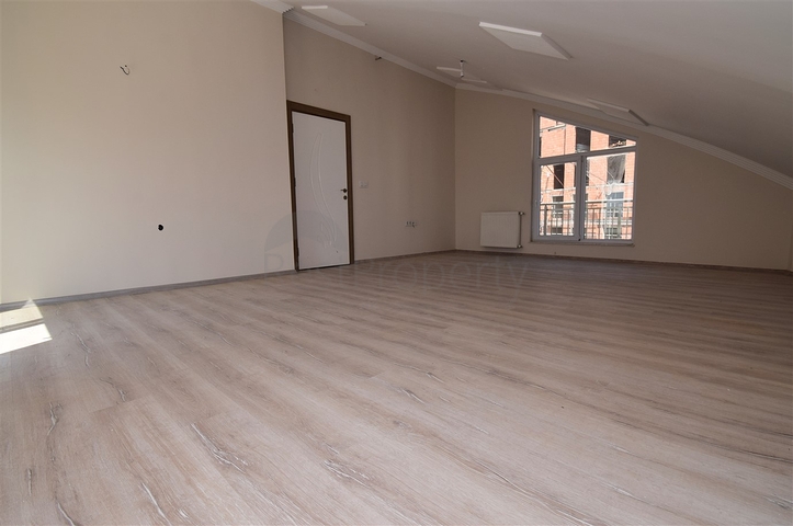 Квартира планировки 6+1 дуплекс в центре города Анталия 