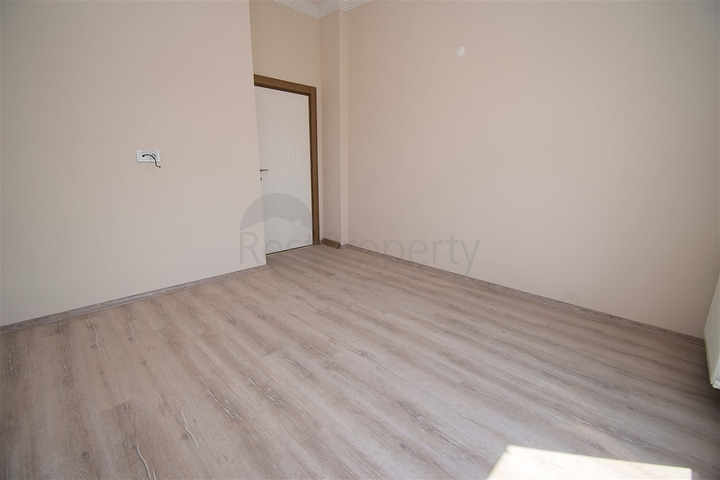 Квартира планировки 6+1 дуплекс в центре города Анталия 