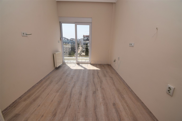 Квартира планировки 6+1 дуплекс в центре города Анталия 