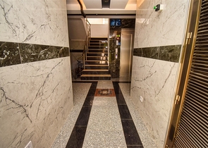 Квартира планировки 6+1 дуплекс в центре города Анталия 