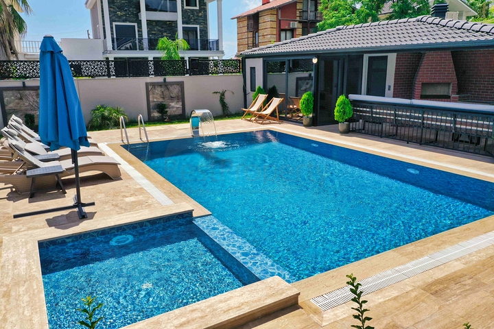 Просторная вилла планировки 4+1 в районе Кемер - Анталия 