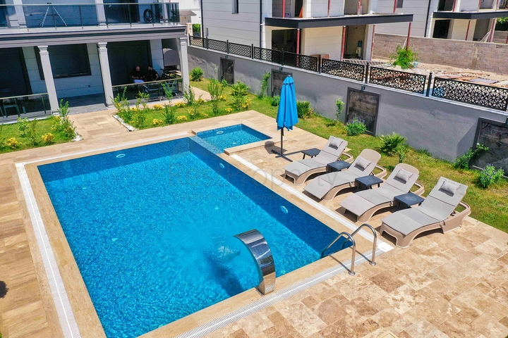 Просторная вилла планировки 4+1 в районе Кемер - Анталия 