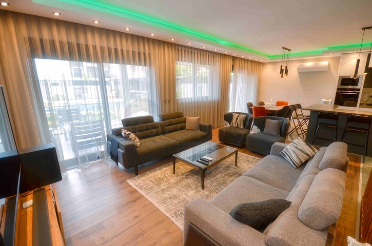 Просторная вилла планировки 4+1 в районе Кемер - Анталия 