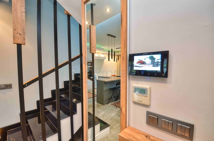 Просторная вилла планировки 4+1 в районе Кемер - Анталия 