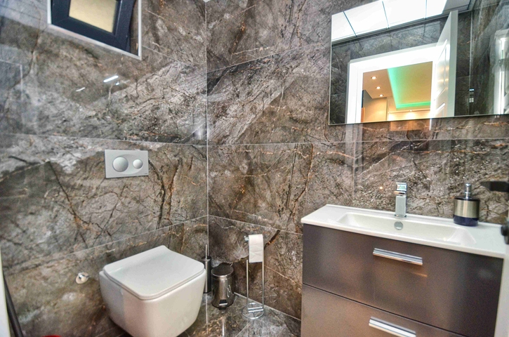 Просторная вилла планировки 4+1 в районе Кемер - Анталия 