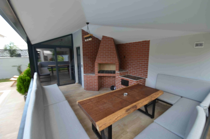 Просторная вилла планировки 4+1 в районе Кемер - Анталия 