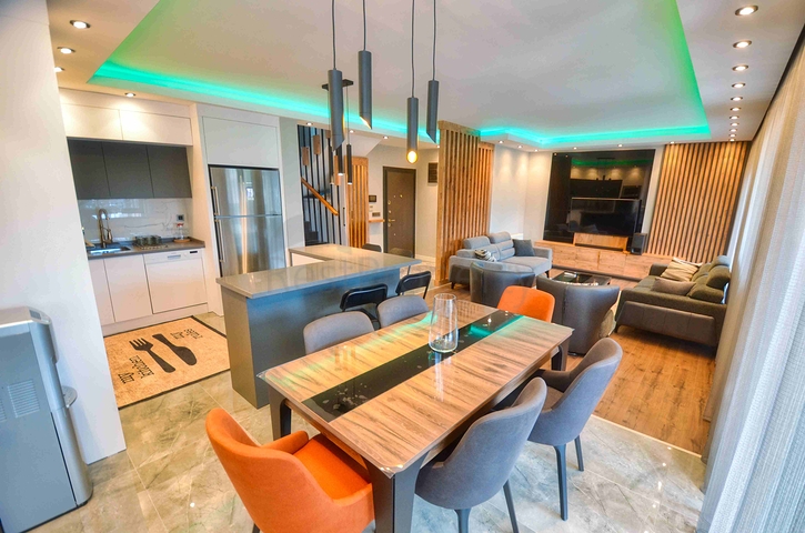 Просторная вилла планировки 4+1 в районе Кемер - Анталия 