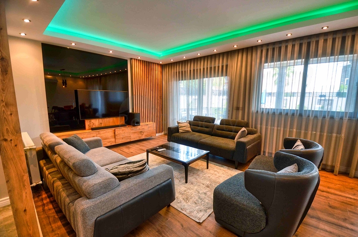 Просторная вилла планировки 4+1 в районе Кемер - Анталия 