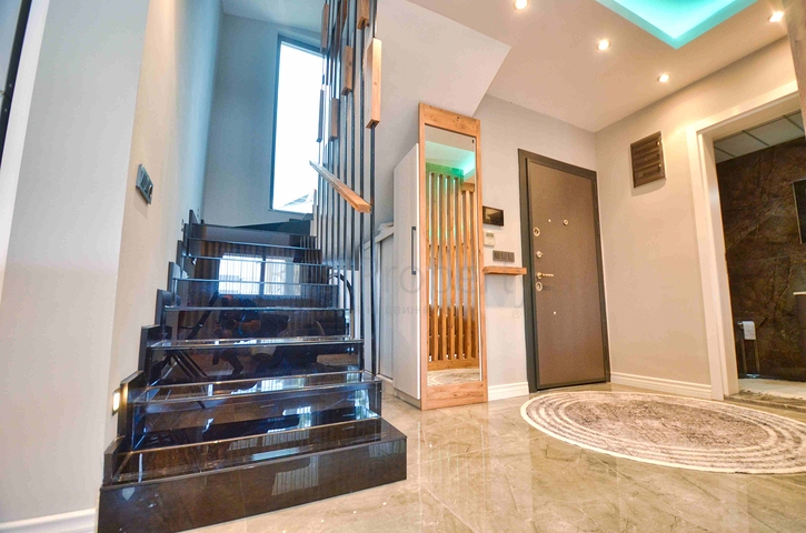 Просторная вилла планировки 4+1 в районе Кемер - Анталия 