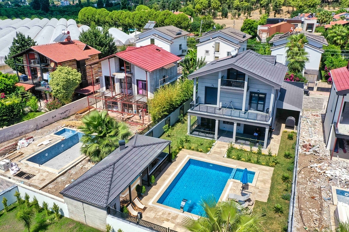 Просторная вилла планировки 4+1 в районе Кемер - Анталия 