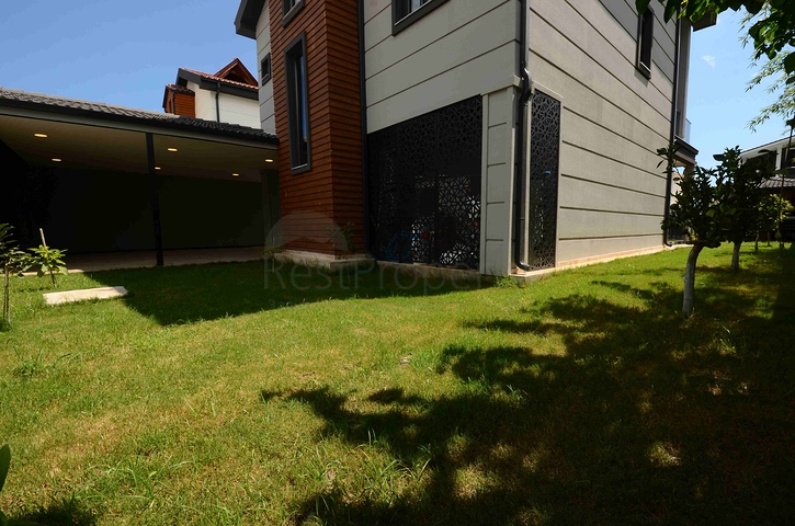 Просторная вилла планировки 4+1 в районе Кемер - Анталия 