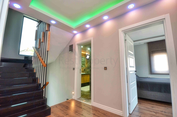 Просторная вилла планировки 4+1 в районе Кемер - Анталия 