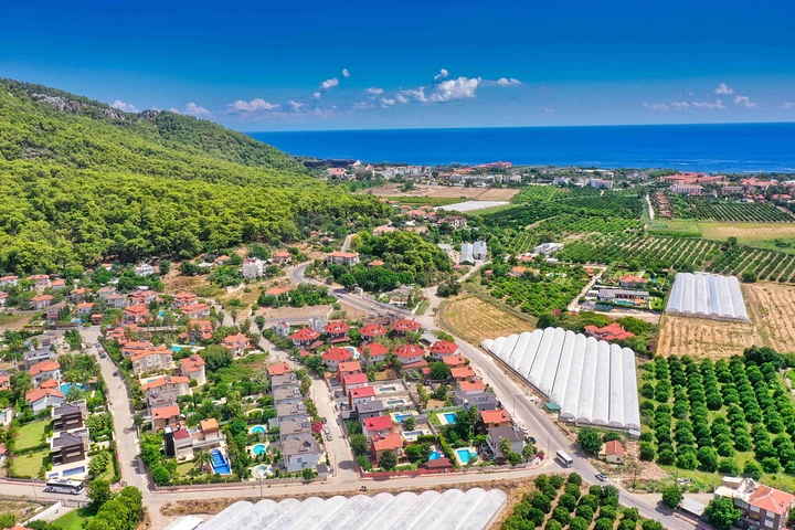 Просторная вилла планировки 4+1 в районе Кемер - Анталия 