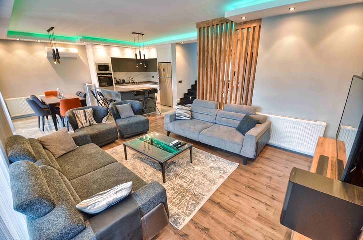 Просторная вилла планировки 4+1 в районе Кемер - Анталия 