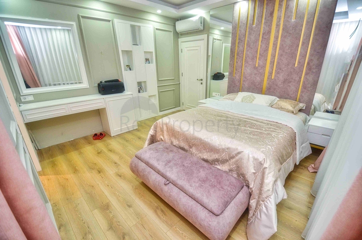 Просторная квартира планировки 4+1 в микрорайоне Унджалы - Анталия 