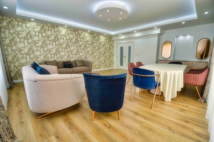 Просторная квартира планировки 4+1 в микрорайоне Унджалы - Анталия 