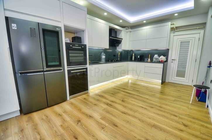 Просторная квартира планировки 4+1 в микрорайоне Унджалы - Анталия 