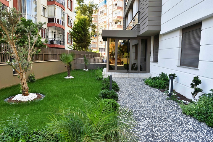 Квартира планировки 2+1 в центре города Анталия 