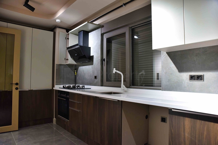 Квартира планировки 2+1 в центре города Анталия 