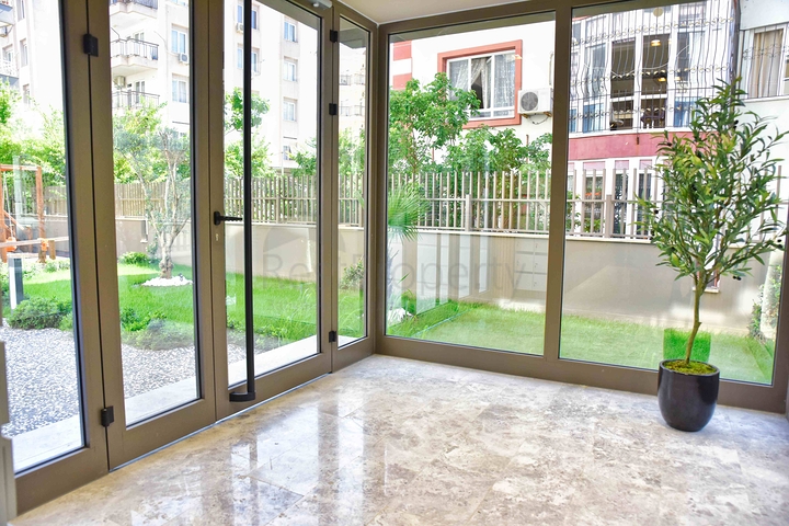 Квартира планировки 2+1 в центре города Анталия 