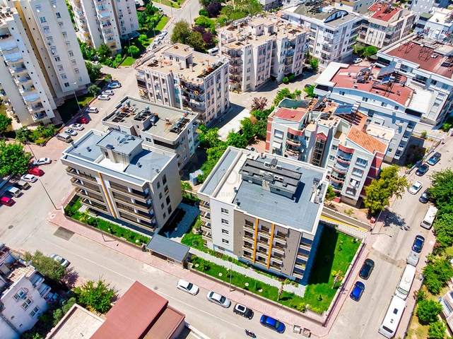 Квартира планировки 2+1 в центре города Анталия 