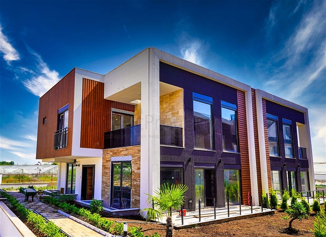 Вилла планировки 4+1 в районе Лара - Анталия 