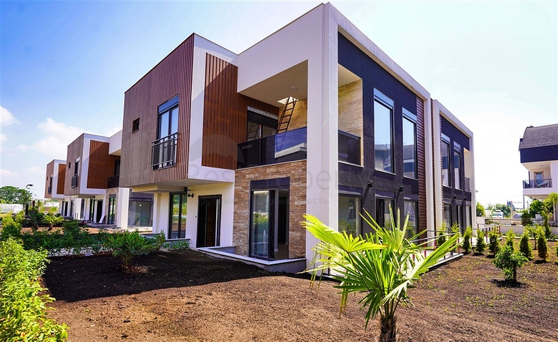 Вилла планировки 4+1 в районе Лара - Анталия 