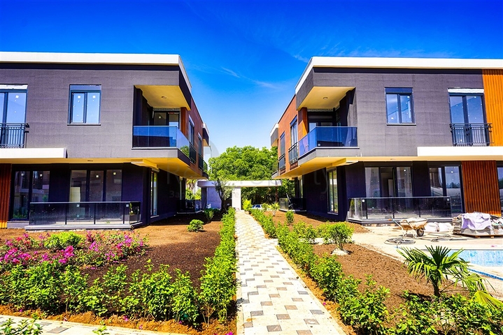 Вилла планировки 4+1 в районе Лара - Анталия 