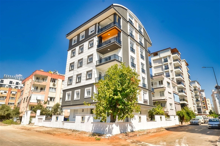 Квартиры планировки 2+1,3+1 в центре города Анталия 